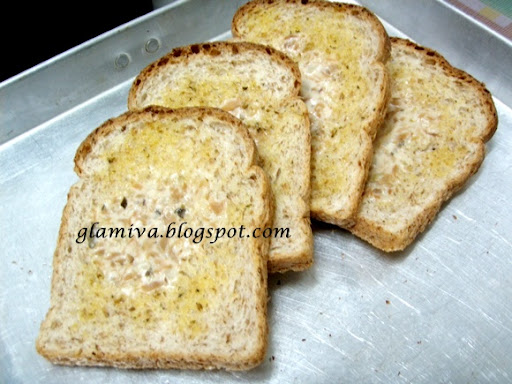 recipe garlic bread with tuna spread
