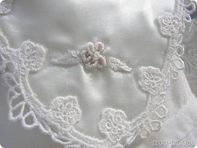 Brailian Embroidery Collar Detail