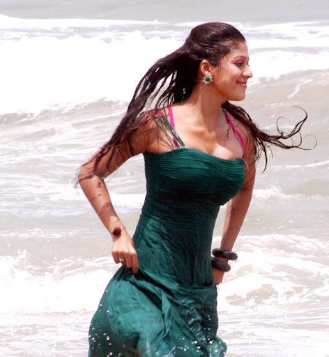 Nayanthara Wet Dress Exposing Photos