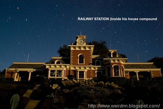 [RAILWAY STATION (Inside his house compound[6].jpg]