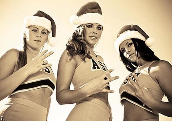 sexy_christmas_cheerleaders_14