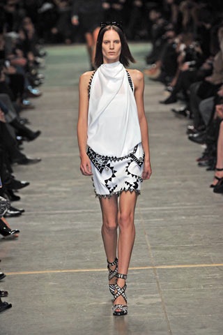 [Givenchy[1].jpg]