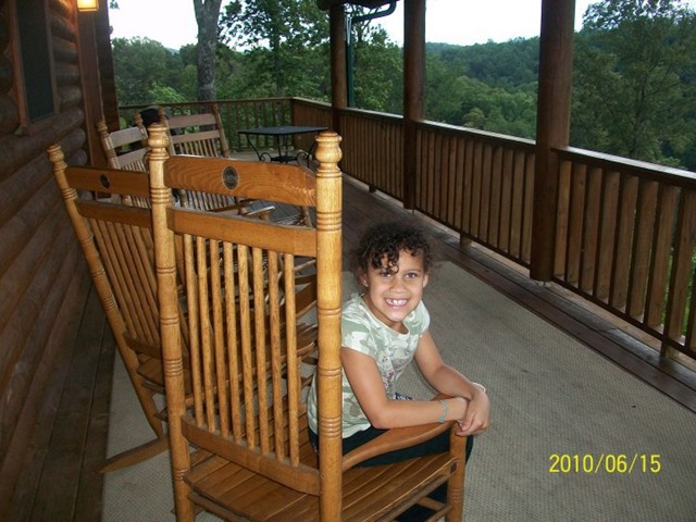 [Sydney on the Porch[2].jpg]