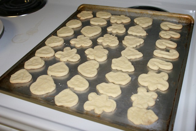 [2010-12-09 Making Cookies (8)[4].jpg]