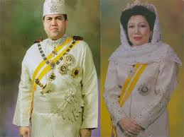 Sultan Ismail Petra dan Tengku Anis.