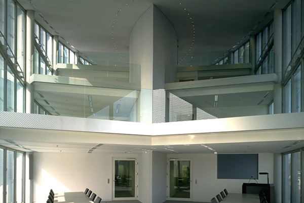 [Business-Promotion-Centre-Duisburg-Germany-obras-norman-foster-arquitectura-contemporanea-neo-arquitectura[9].jpg]