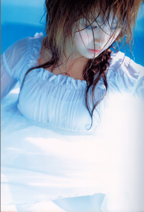 Takahashi Ai PhotoBook_Takahashi.Ai_Wata-Ame_007.jpg