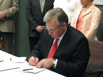 Nixon Promotes Economic Development Bill