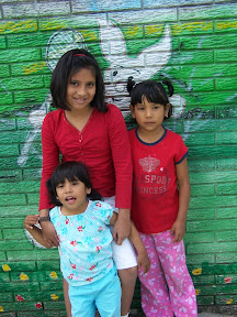 Isabel-Karen-Kati.jpg