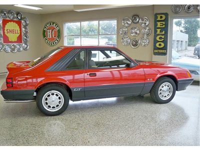 1985 Ford Mustang (retro)