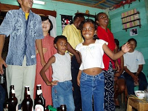 ダンスダンスダンス2－マダガスカル人の自宅に招かれて