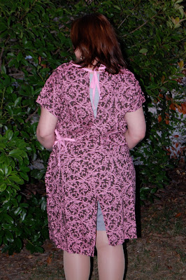 This is a more accurate representation of the gowns back coverage.