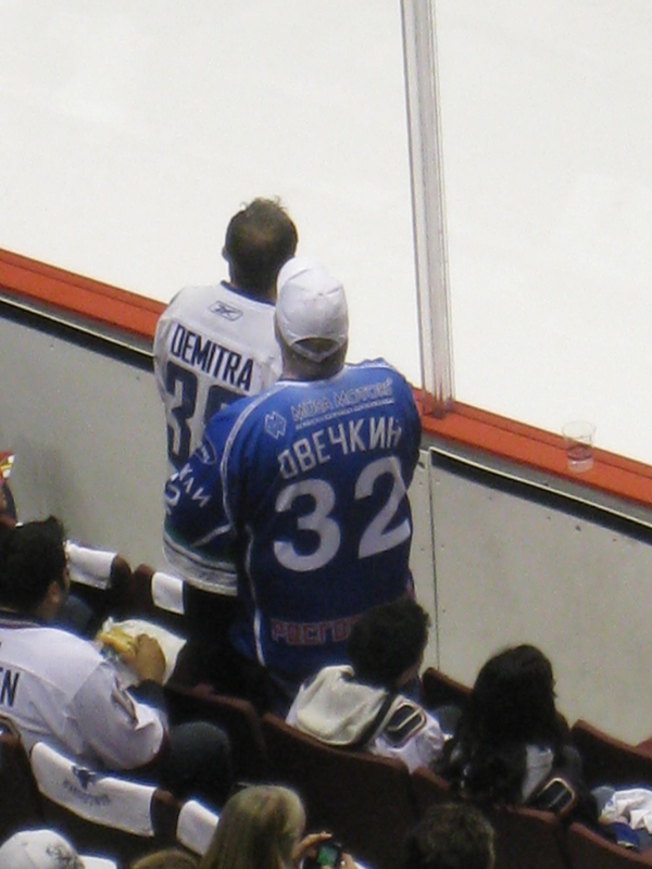 canucks_blackhawks_game6_4.jpg