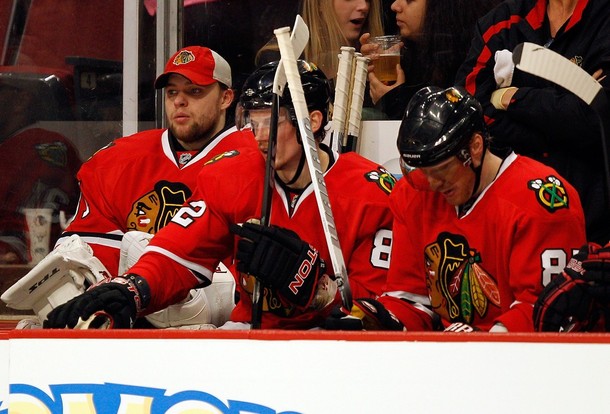 canucks_blackhawks_game1_4.jpg