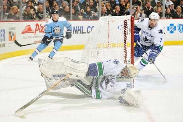 canucks_nov17_1.jpg
