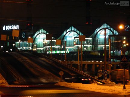 Ladozhsky Bahnhof in der Nacht