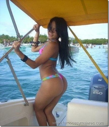 famosas-y-mujeres-mujeres-en-traje-de-baño