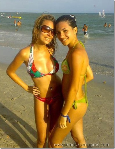 famosas-y-mujeres-playa-en-tanga