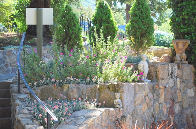[gardens 1[4].jpg]