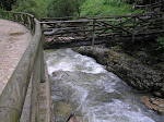 Ponte no río Alba