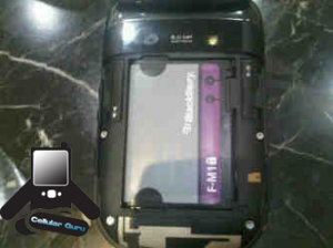 clamshell battery 300x224 Photo appearance BlackBerry 9670
