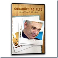 Coracoes_aoAlto_PadreLeo.jpg Coracoes_aoAlto_PadreLeo.jpg
