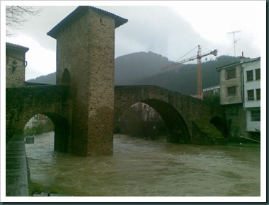 20090127_puente viejo riada