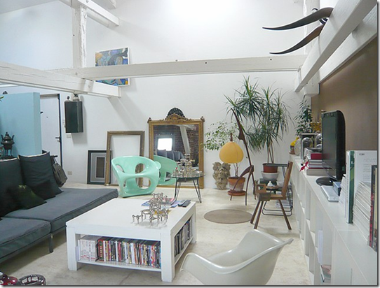 Casa de Valentina - um ouro ângulo da sala de TV