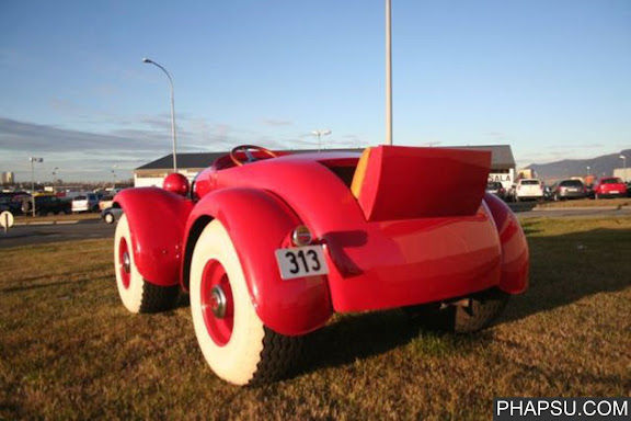 donald_duck_car_08.jpg