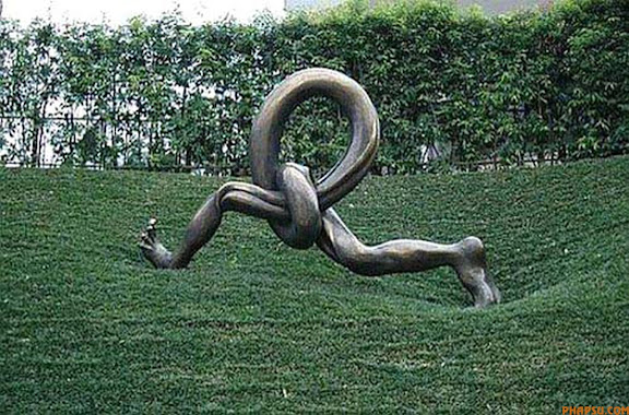  Tổng hợp những tượng đ&aacute; kỳ quặc