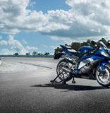 [2009-YZF-R6-static-01_prv_tcm26-271764[2].jpg]