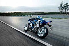 [2009-YZF-R6-action-02_prv_tcm26-271725[5].jpg]