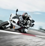 [2009-YZF-R1-action-04_prv_tcm26-265553[2].jpg]