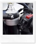 2009-YZF-R1-detail-18_prv_tcm26-266457