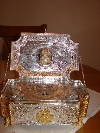 Racla cu mostele Sf Nectarie de la Coslada