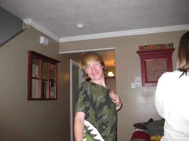 [Aaron and Ellie Bday pt2 005[2].jpg]