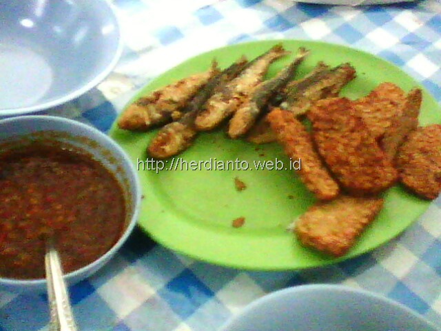 [sambel-tempe-ikan pindang[2].jpg]