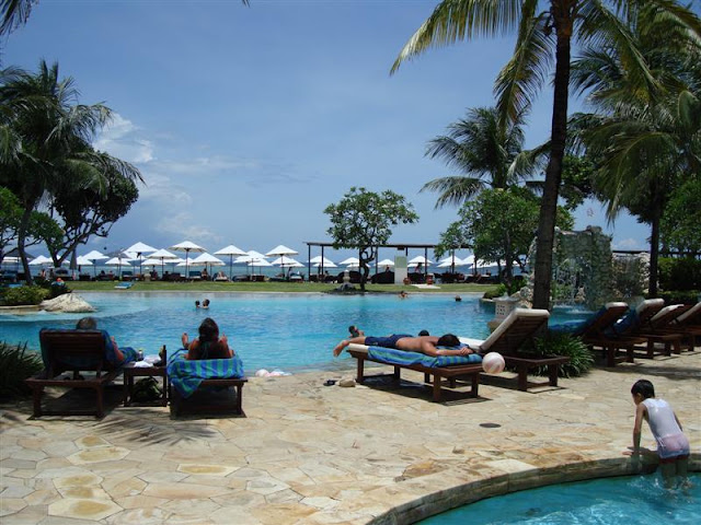 Piscina y playa...