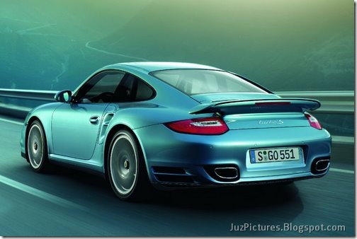 2011-Porsche-911-Turbo-S-11