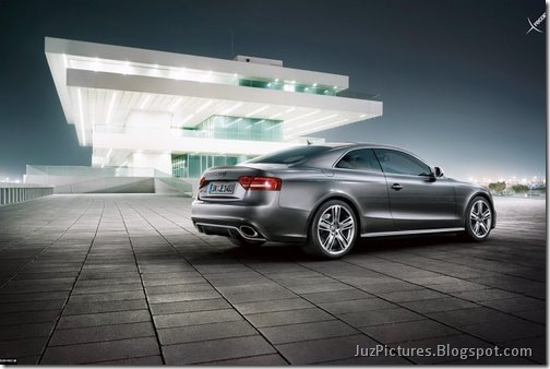 2011-Audi-RS5-Coupe-10