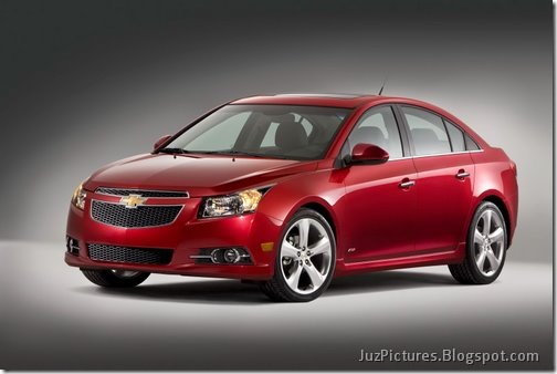 2011-Chevy-Cruze-RS-12