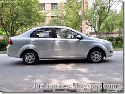 2010_chevrolet_aveo-side