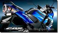 Honda_CBR150R_Pictures_Tail