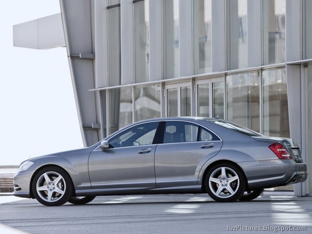 [2009-mercedes-benz-s-class-amg-sports-package-side1[5].jpg]