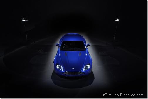 Aston Martin V8 Vantage S 30
