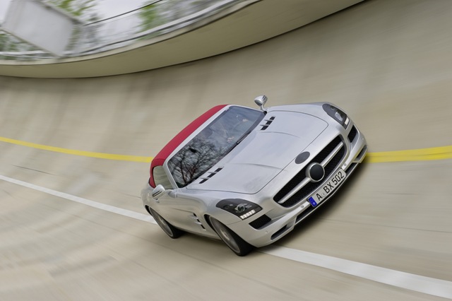 [2012 Mercedes-Benz SLS AMG Roadster[2].jpg]