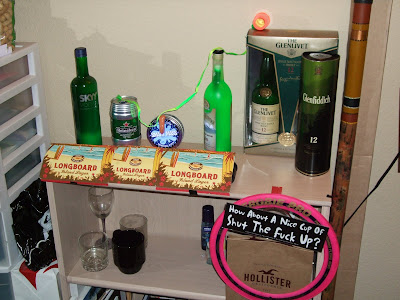 dekor sör, vodka, whisky, gin - mi kell még? csak egy jó korty fogdbeapofád : )