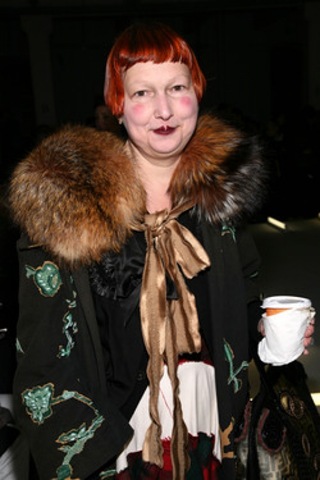 [lynn yaeger halloween 2[2].jpg]