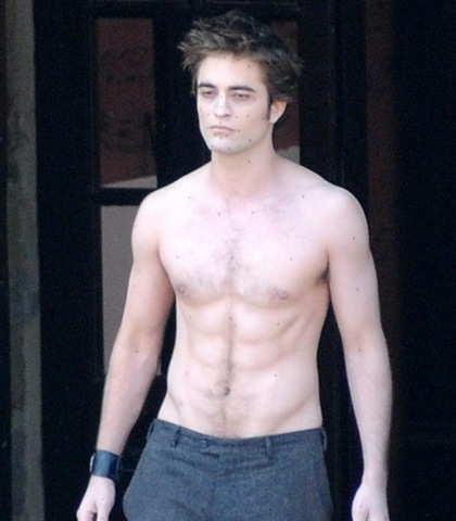 robert-pattinson-shirtless-01
