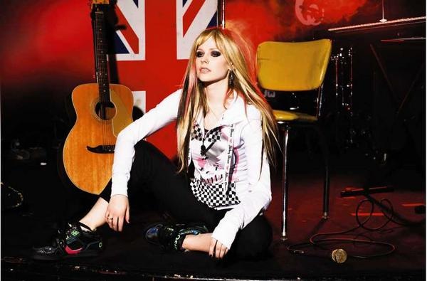 [avril-abey-dawn-003[5].jpg]